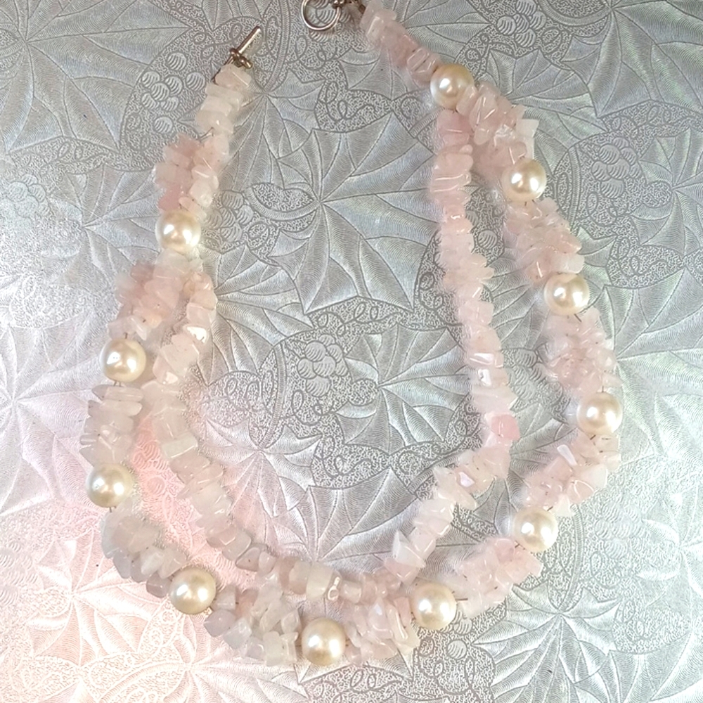 Pink Quartz with pearls accent necklace
